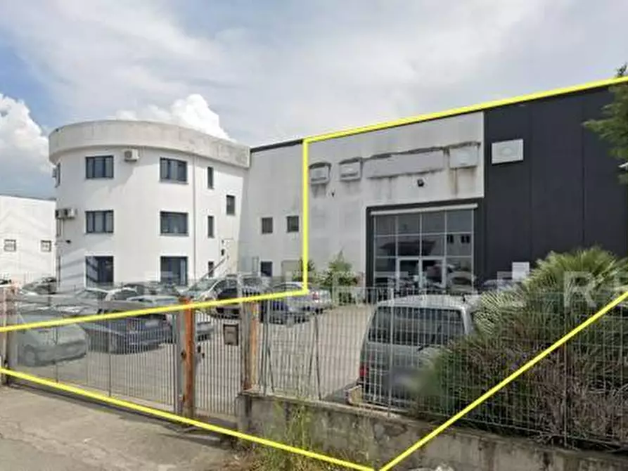 Immagine 1 di Capannone industriale in vendita  in via Vittorio Bottego a Rende