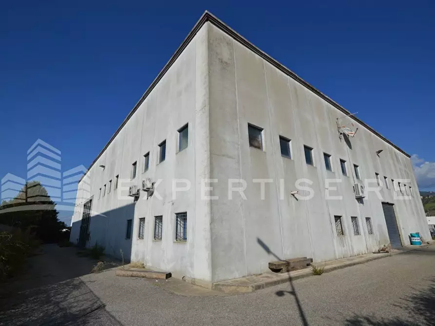 Immagine 6 di Capannone industriale in vendita  in via Vittorio Bottego a Rende