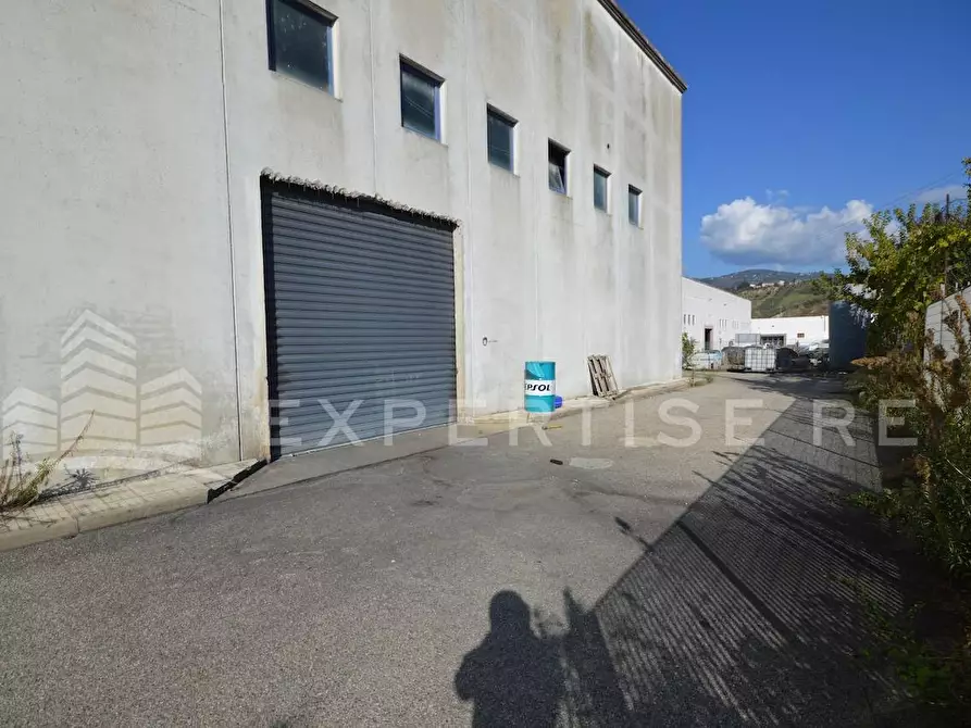 Immagine 7 di Capannone industriale in vendita  in via Vittorio Bottego a Rende