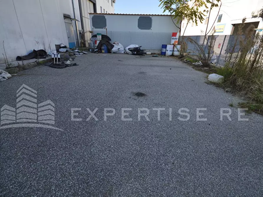 Immagine 10 di Capannone industriale in vendita  in via Vittorio Bottego a Rende