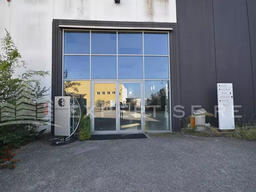 Immagine 11 di Capannone industriale in vendita  in via Vittorio Bottego a Rende