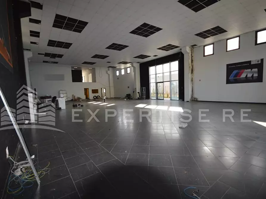 Immagine 18 di Capannone industriale in vendita  in via Vittorio Bottego a Rende