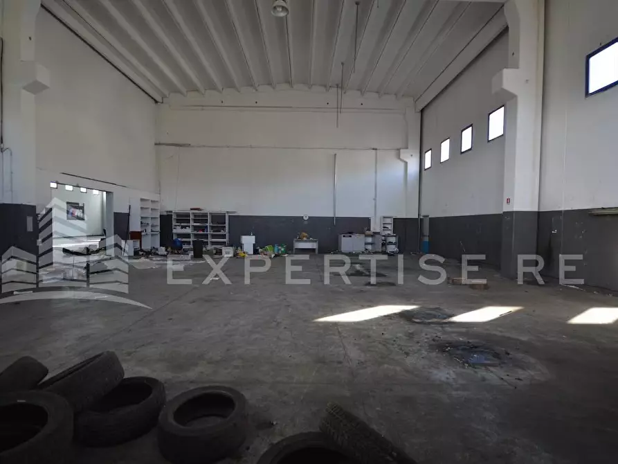 Immagine 22 di Capannone industriale in vendita  in via Vittorio Bottego a Rende