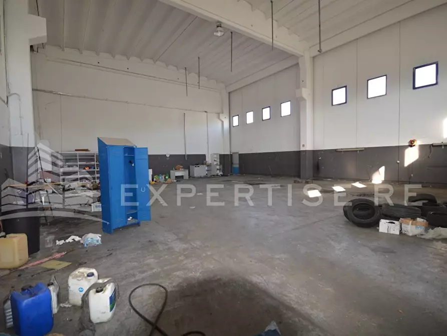 Immagine 23 di Capannone industriale in vendita  in via Vittorio Bottego a Rende