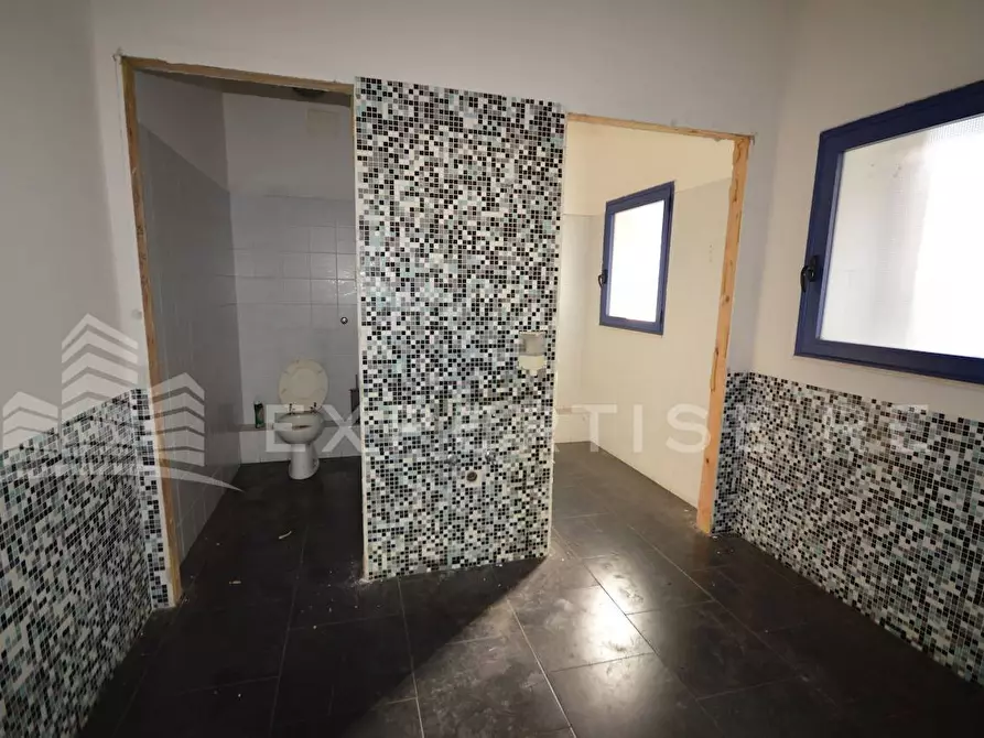 Immagine 26 di Capannone industriale in vendita  in via Vittorio Bottego a Rende