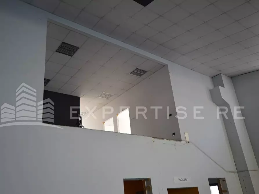 Immagine 27 di Capannone industriale in vendita  in via Vittorio Bottego a Rende