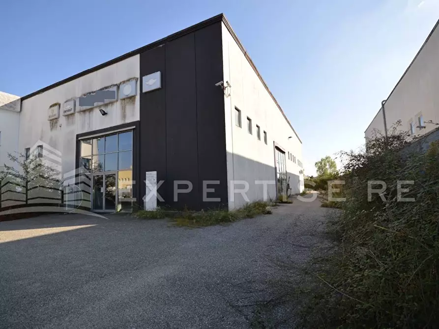 Immagine 30 di Capannone industriale in vendita  in via Vittorio Bottego a Rende