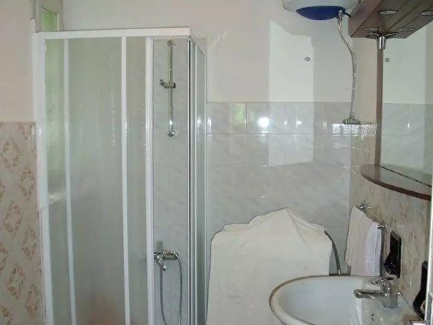 Immagine 3 di Casa indipendente in vendita  in Via Valle a Parzanica