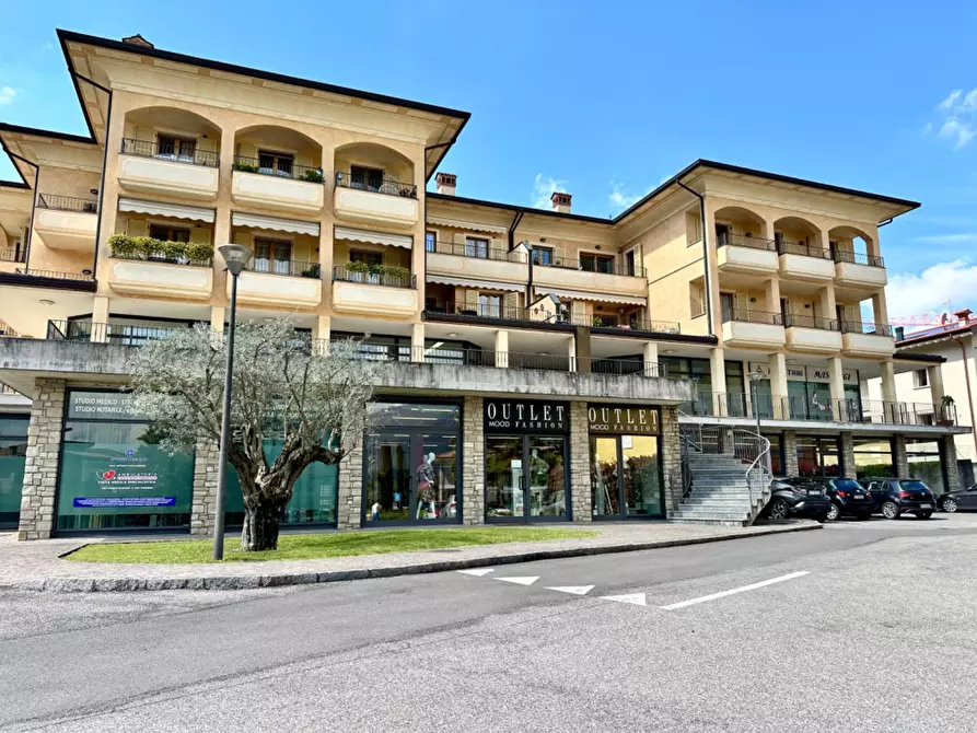 Immagine 1 di Attico in vendita  in Via Papa Paolo VI a Paratico