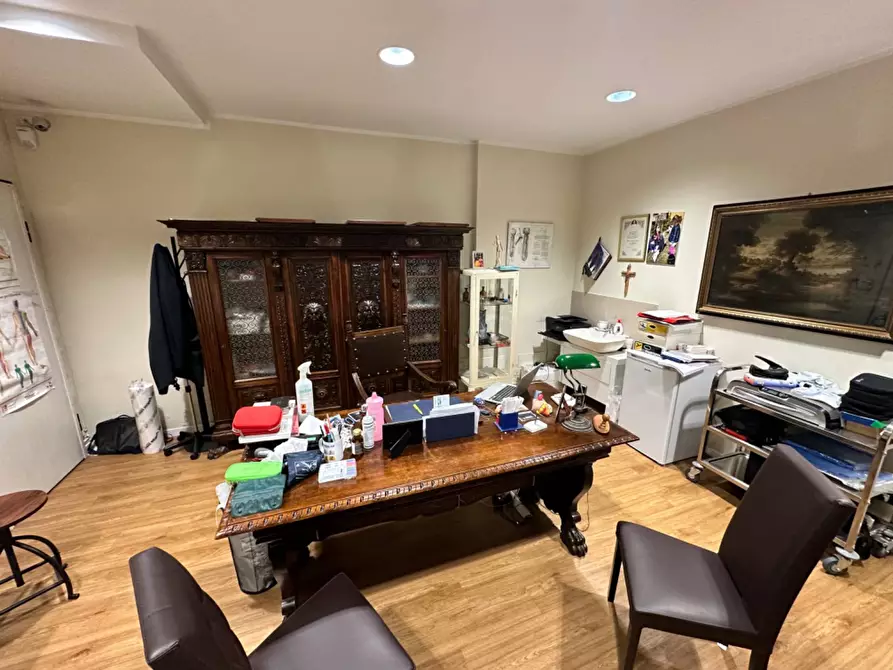 Immagine 3 di Ufficio in vendita  in Via Papa Paolo VI a Paratico