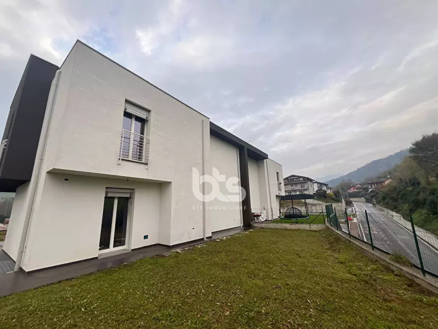 Immagine 8 di Villa in vendita  in Via Ripa a Villongo