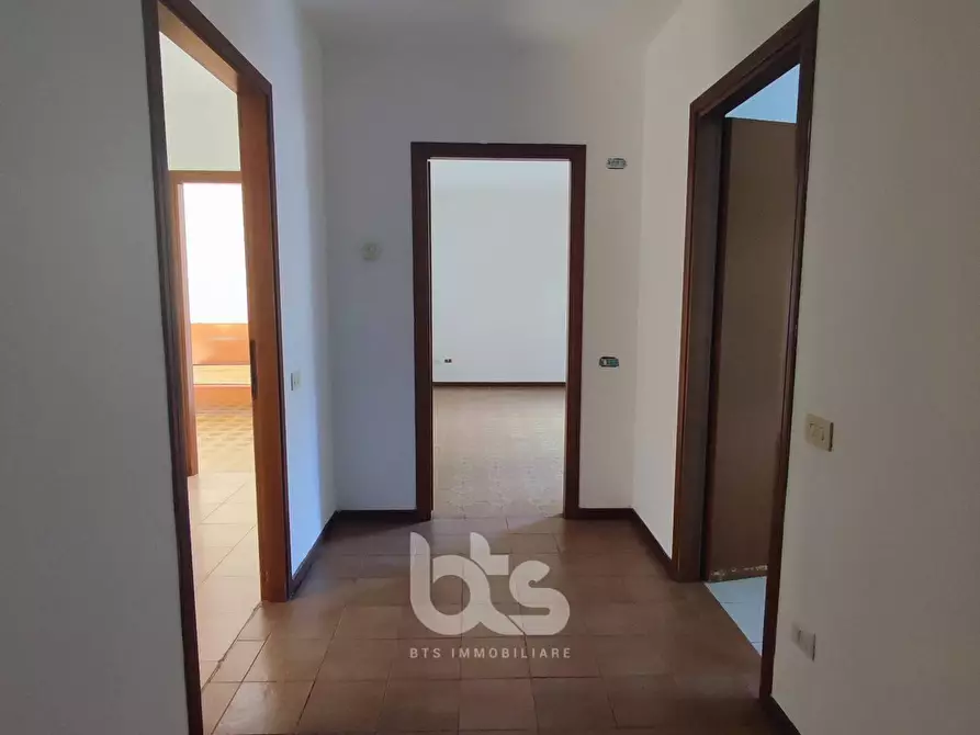 Immagine 10 di Appartamento in vendita  in Via Roma a Capriolo