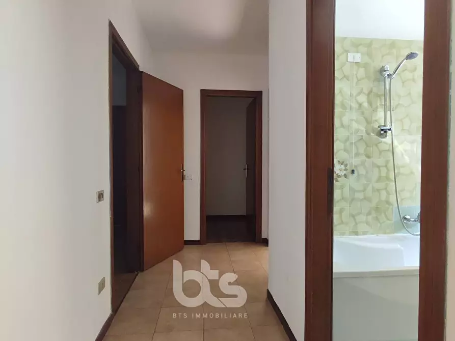 Immagine 11 di Appartamento in vendita  in Via Roma a Capriolo