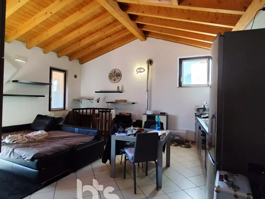 Immagine 3 di Appartamento in vendita  in via plazza a Predore