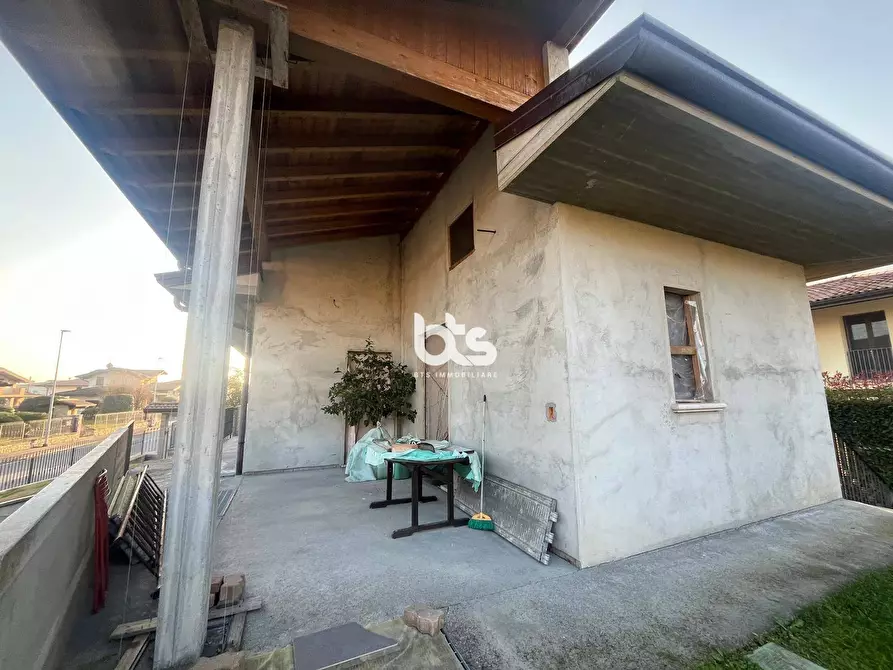 Immagine 2 di Villa in vendita  in via vincenzo bellini a Castelli Calepio