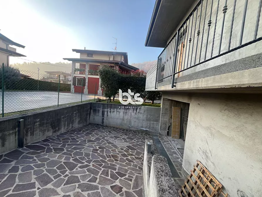 Immagine 8 di Villa in vendita  in via vincenzo bellini a Castelli Calepio