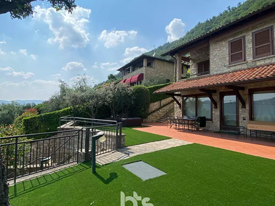 Immagine 2 di Camera in vendita  in Via Calchera a Sarnico