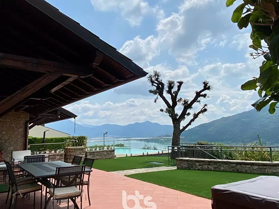 Immagine 3 di Camera in vendita  in Via Calchera a Sarnico