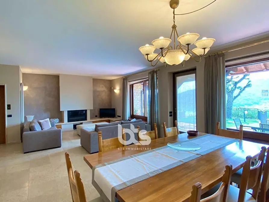 Immagine 10 di Camera in vendita  in Via Calchera a Sarnico