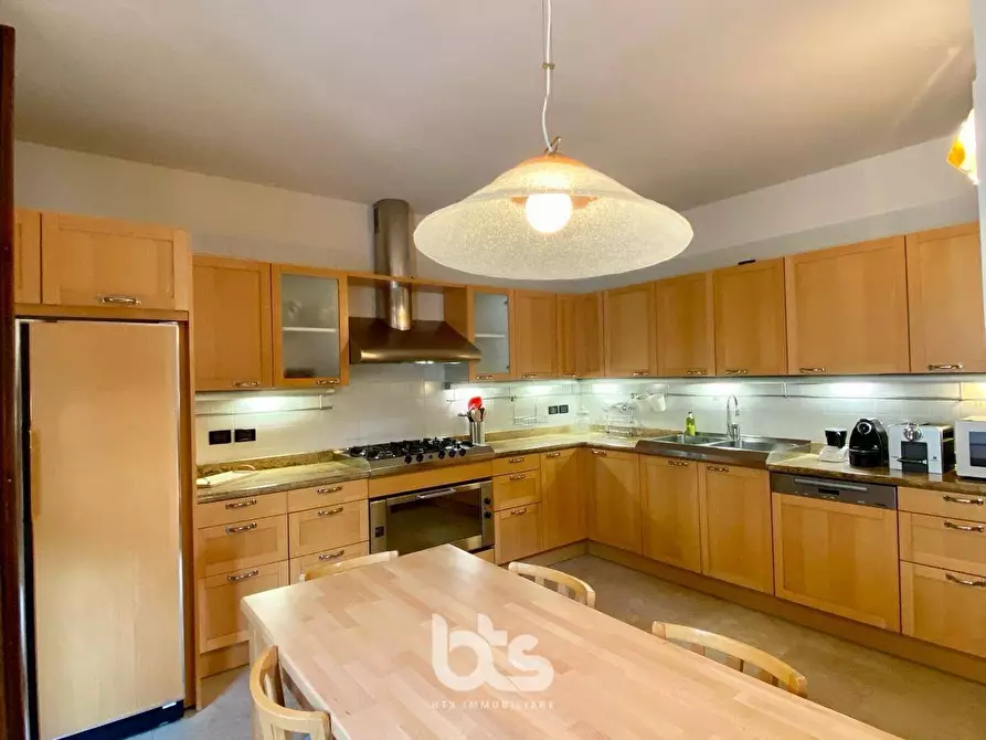 Immagine 11 di Camera in vendita  in Via Calchera a Sarnico