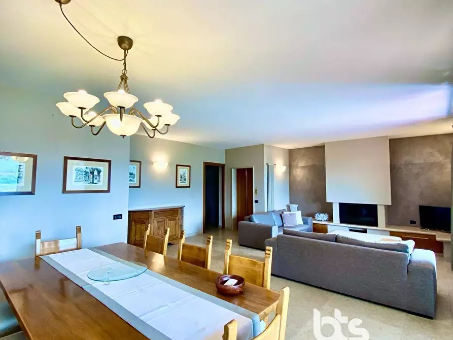 Immagine 12 di Camera in vendita  in Via Calchera a Sarnico