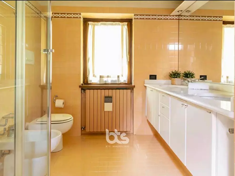 Immagine 20 di Camera in vendita  in Via Calchera a Sarnico