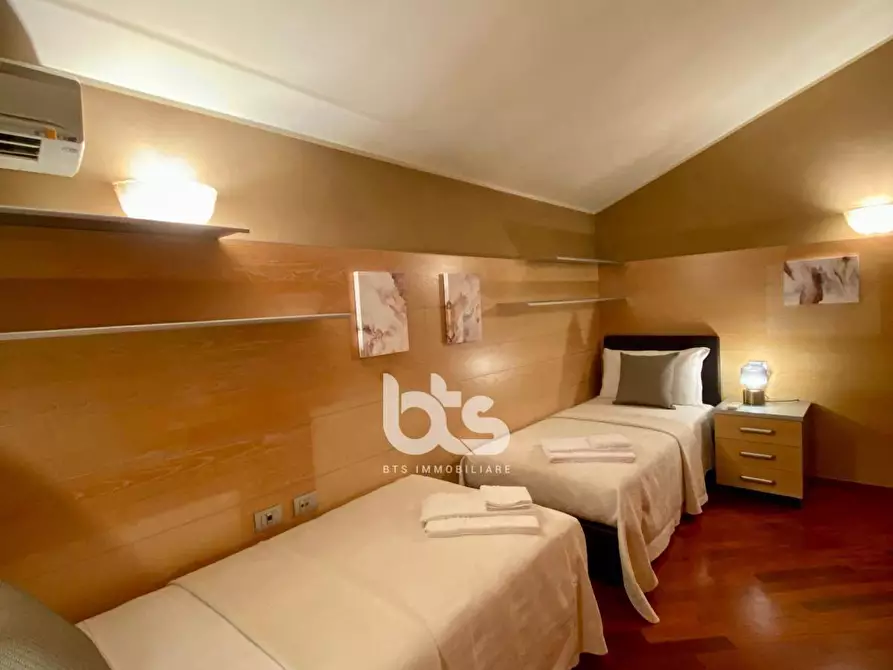 Immagine 22 di Camera in vendita  in Via Calchera a Sarnico