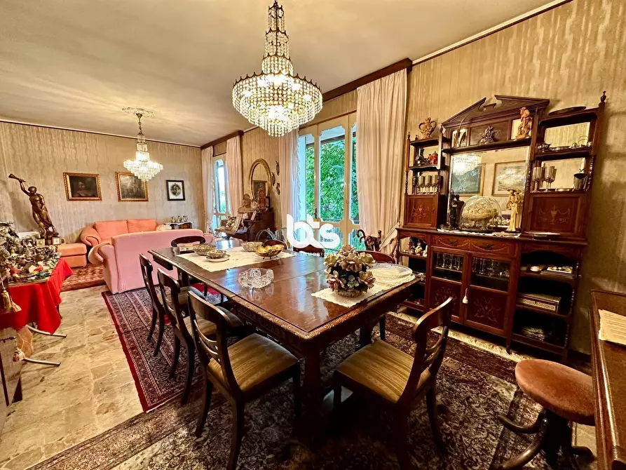 Immagine 8 di Villa in vendita  in Via Dante Alighieri a Capriolo