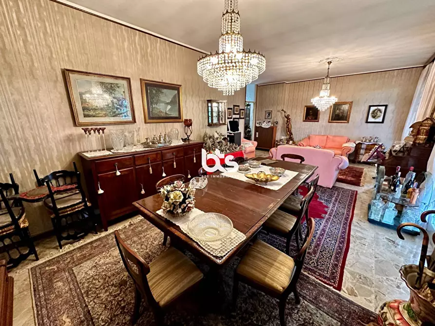 Immagine 9 di Villa in vendita  in Via Dante Alighieri a Capriolo