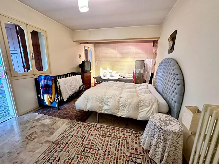 Immagine 19 di Villa in vendita  in Via Dante Alighieri a Capriolo