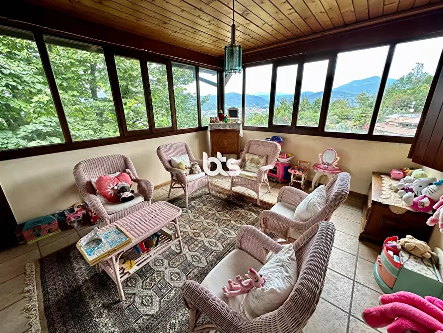 Immagine 14 di Villa in vendita  in Via Dante Alighieri a Capriolo