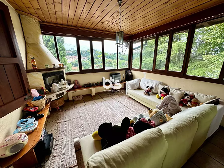 Immagine 17 di Villa in vendita  in Via Dante Alighieri a Capriolo