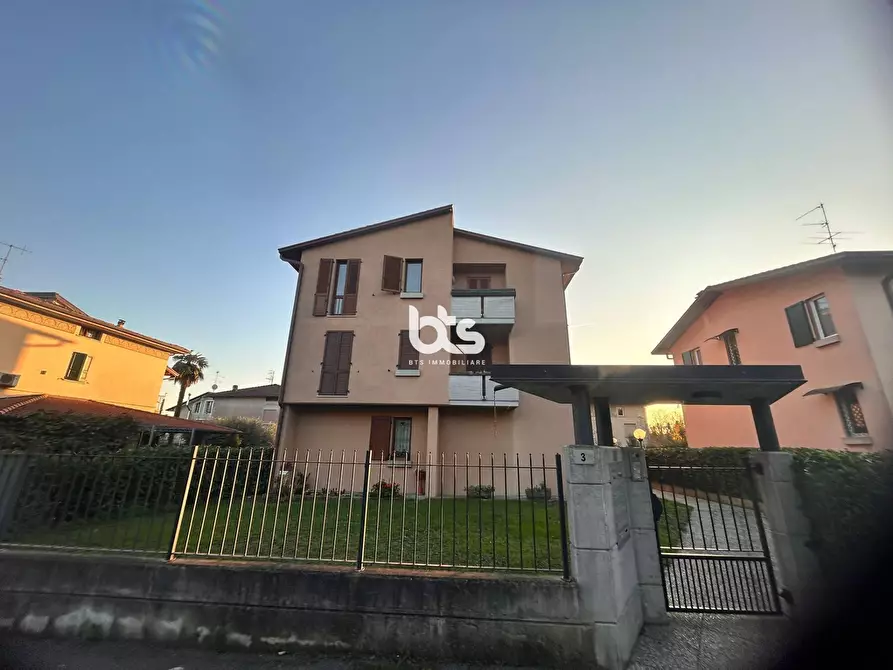 Immagine 1 di Appartamento in vendita  in via marzabotto a Corte Franca