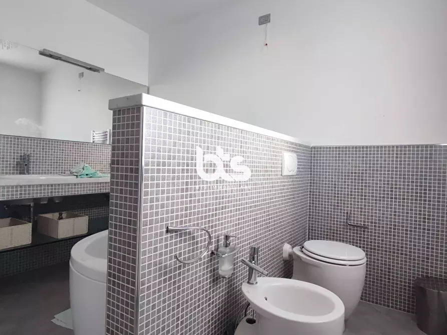 Immagine 7 di Villa in vendita  in VIA Sandro Pertini a Iseo