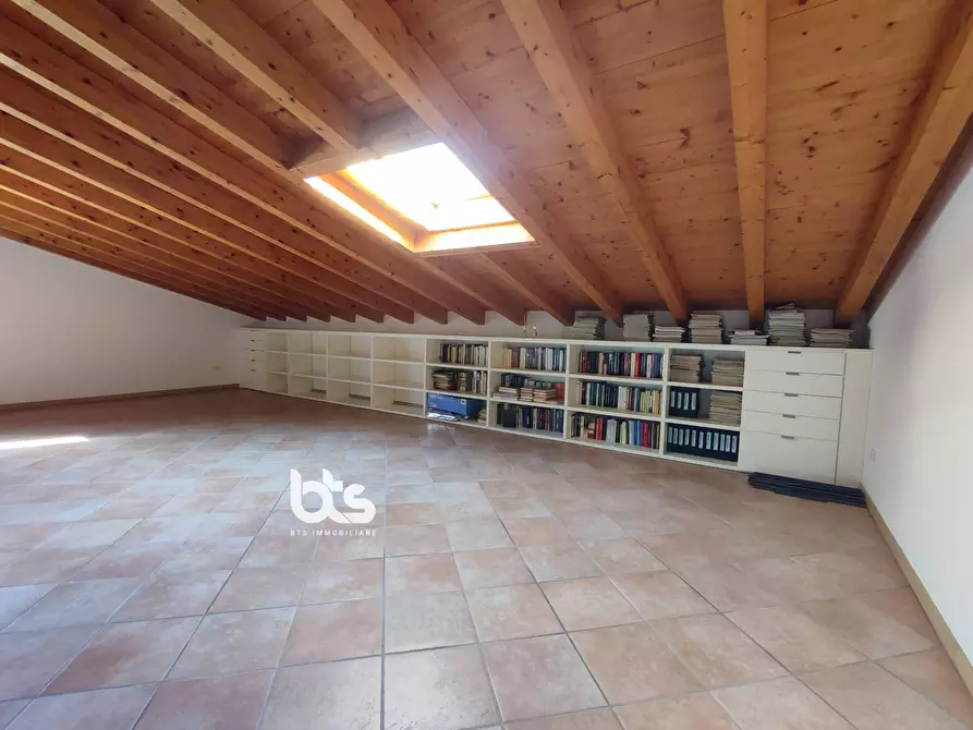 Immagine 13 di Villa in vendita  in VIA Sandro Pertini a Iseo