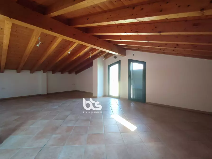 Immagine 14 di Villa in vendita  in VIA Sandro Pertini a Iseo