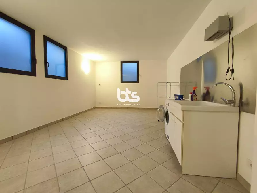 Immagine 15 di Villa in vendita  in VIA Sandro Pertini a Iseo