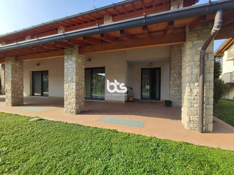 Immagine 19 di Villa in vendita  in VIA Sandro Pertini a Iseo