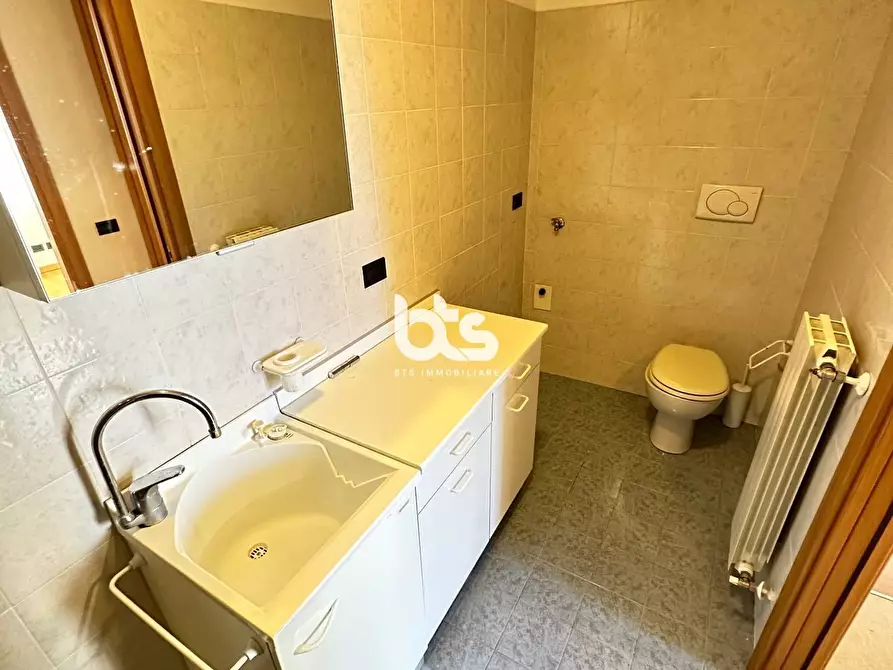 Immagine 16 di Appartamento in vendita  in Viale Roma a Sarnico