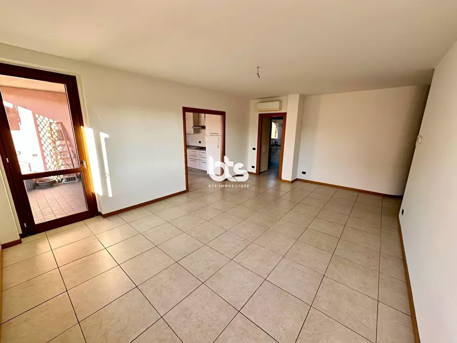 Immagine 2 di Appartamento in vendita  in Viale Roma a Sarnico