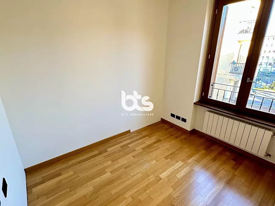 Immagine 12 di Appartamento in vendita  in Viale Roma a Sarnico