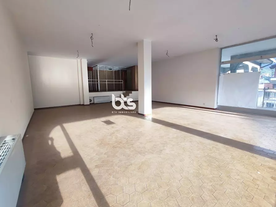 Immagine 2 di Locale commerciale in vendita  in via sant'antonio a Costa Volpino