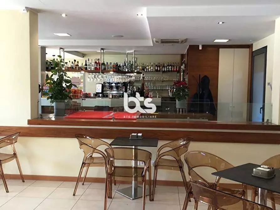 Immagine 5 di Attività commerciale in vendita  in piazza manzu a Clusone