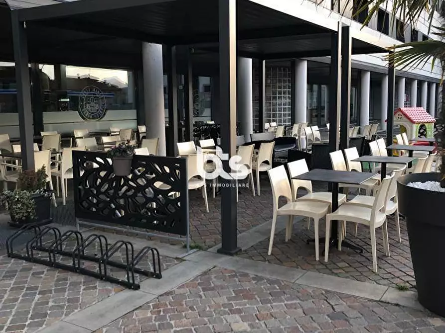 Immagine 9 di Attività commerciale in vendita  in piazza manzu a Clusone