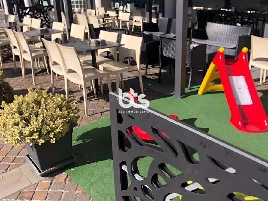 Immagine 11 di Attività commerciale in vendita  in piazza manzu a Clusone