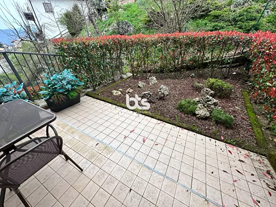 Immagine 11 di Appartamento in vendita  in Via Amora a Aviatico