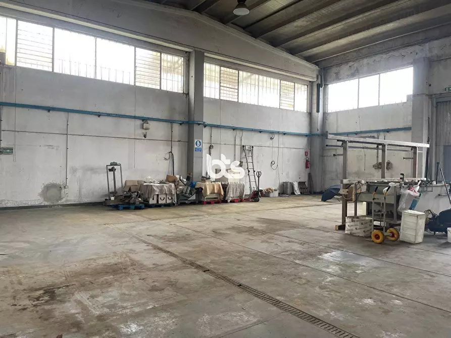 Immagine 2 di Capannone industriale in vendita  in via delle industrie a Colturano