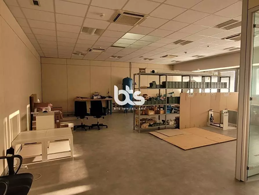 Immagine 12 di Capannone industriale in vendita  in via sant'anna a Rogno