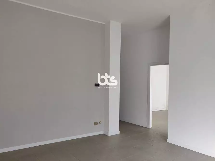 Immagine 3 di Locale commerciale in vendita  a Marcheno