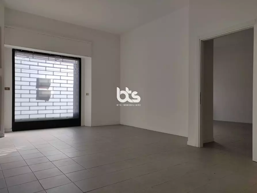 Immagine 4 di Locale commerciale in vendita  a Marcheno